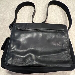 Vtg FOSSIL Leather Crossbody Messenger Flap Bag Black Laptop Business Career Y2K